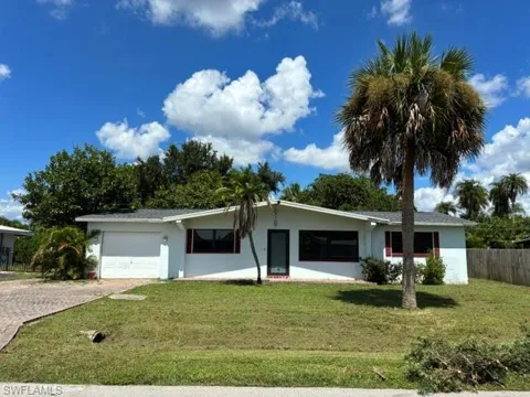 913 Entrada Drive