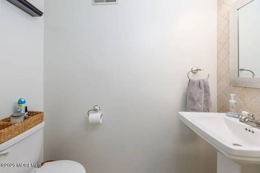1010 Mariner Avenue Manahawkin, NJ 08050