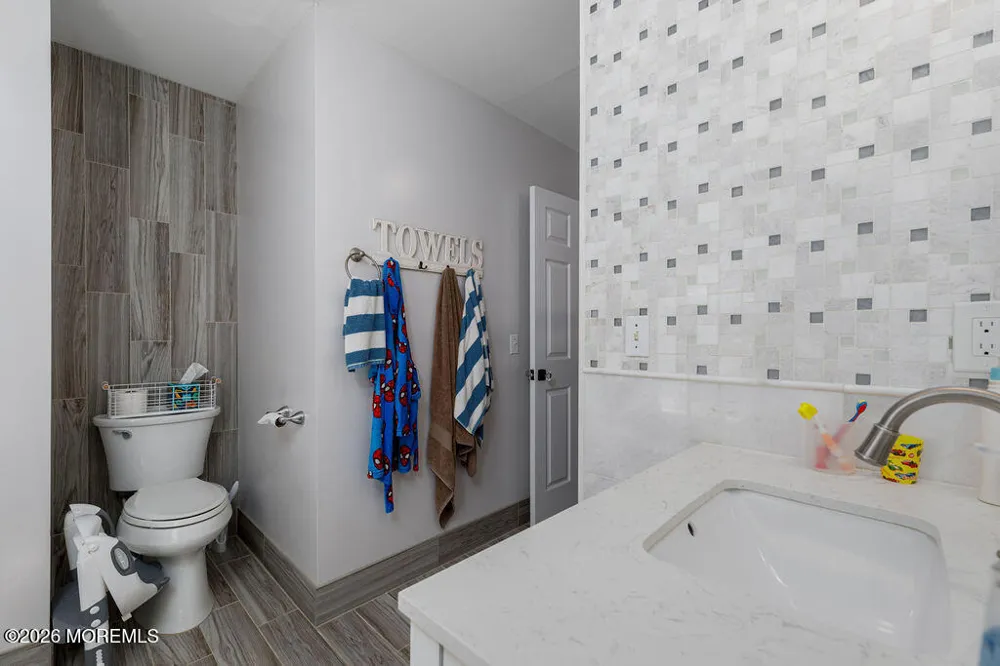 1010 Mariner Avenue Manahawkin, NJ 08050