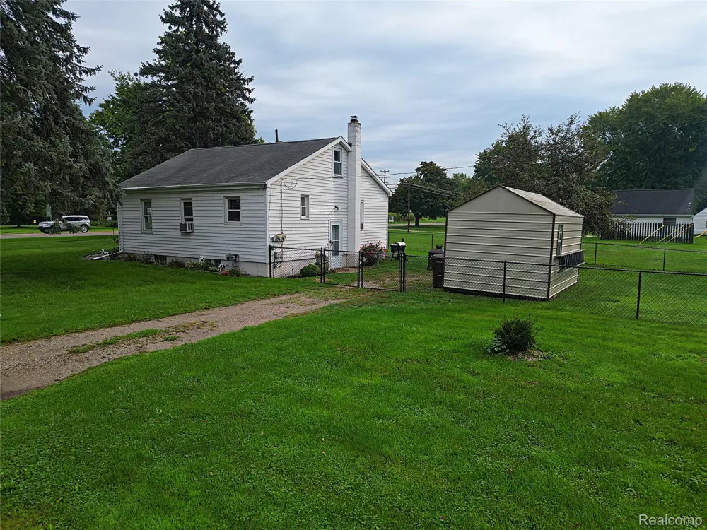 5018 E Grand River Road Webberville Village, MI 48892