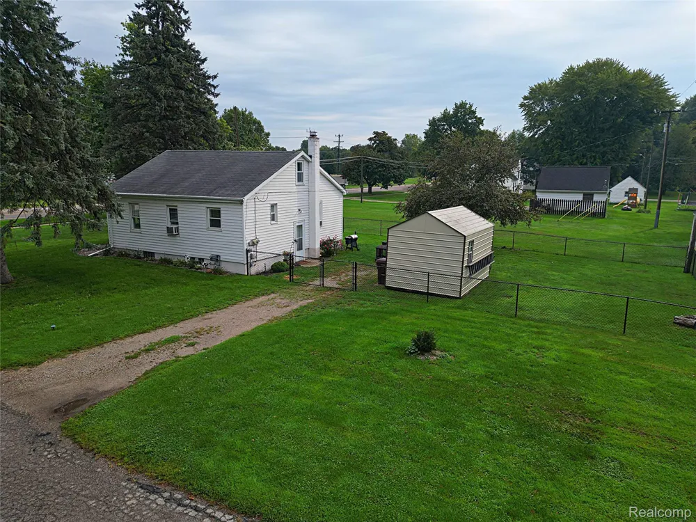 5018 E Grand River Road Webberville Village, MI 48892