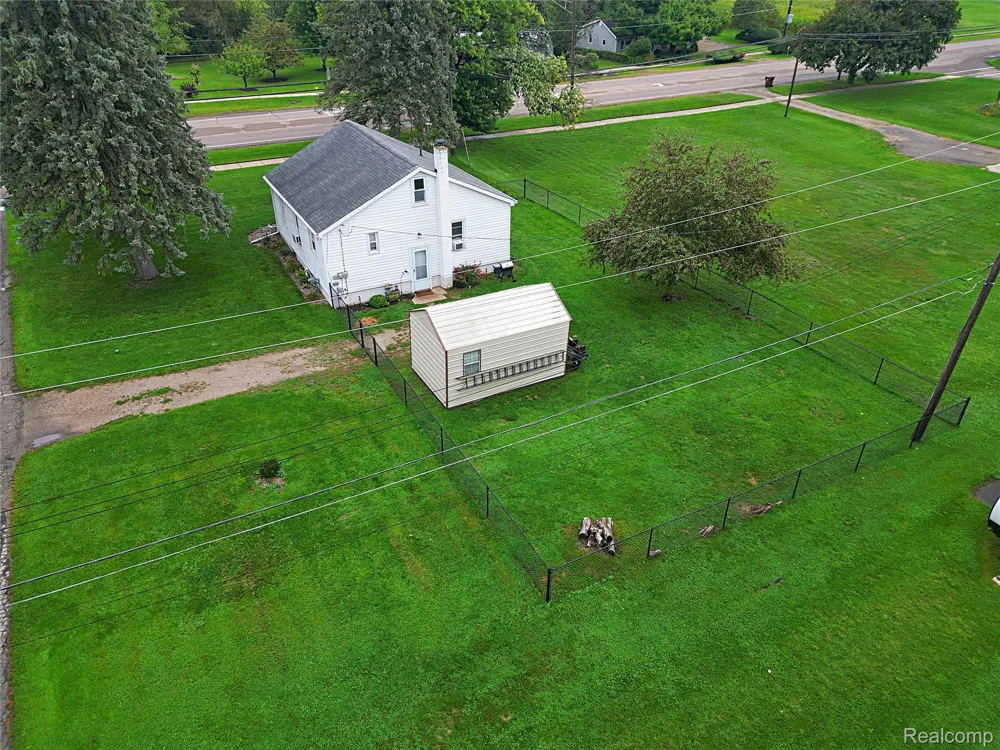 5018 E Grand River Road Webberville Village, MI 48892