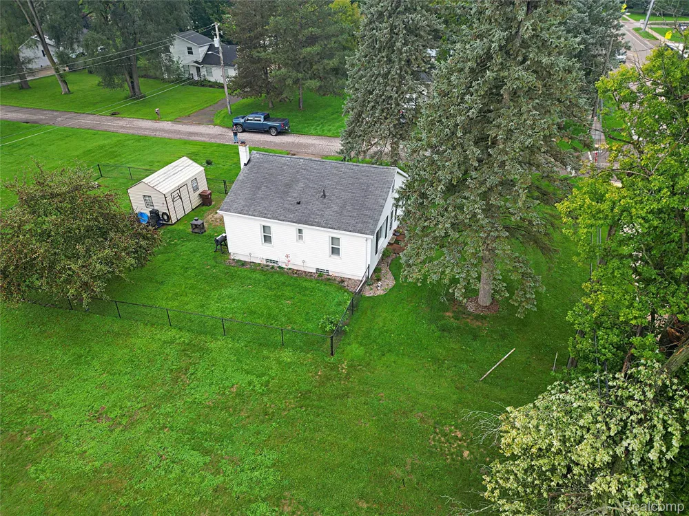 5018 E Grand River Road Webberville Village, MI 48892