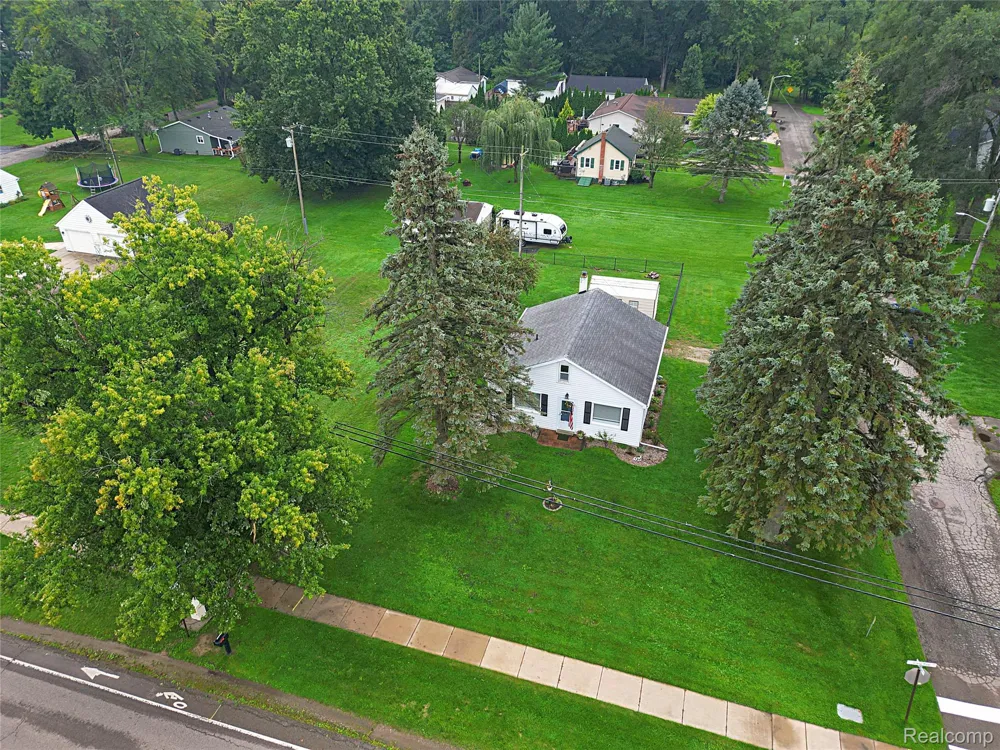 5018 E Grand River Road Webberville Village, MI 48892