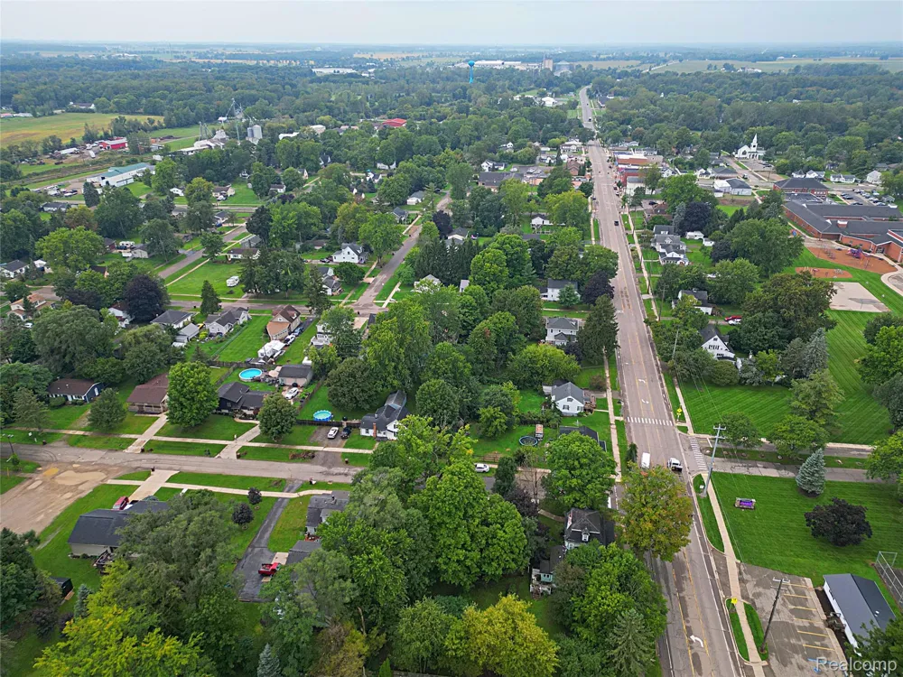 5018 E Grand River Road Webberville Village, MI 48892