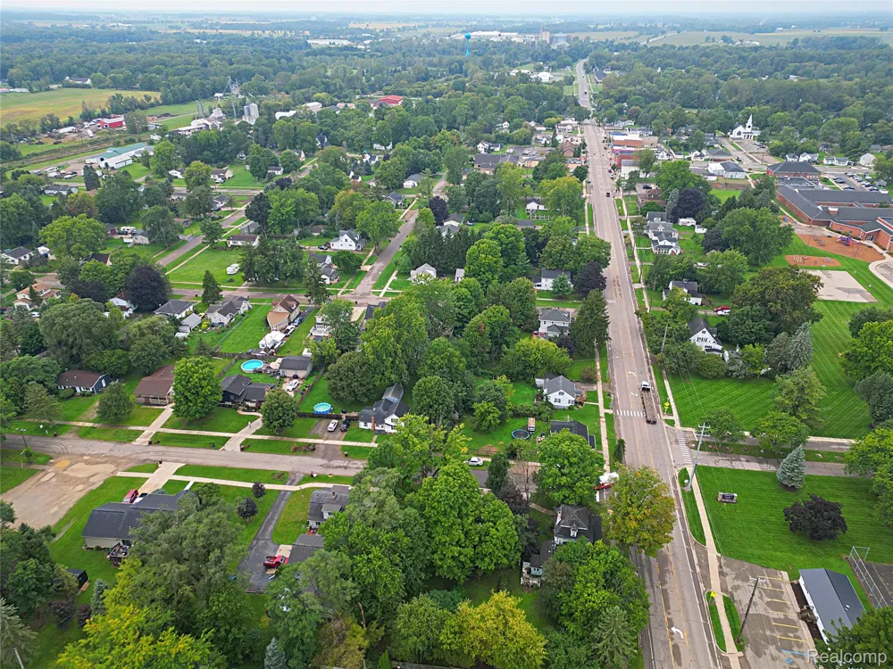 5018 E Grand River Road Webberville Village, MI 48892