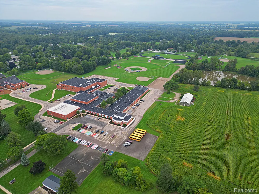 5018 E Grand River Road Webberville Village, MI 48892