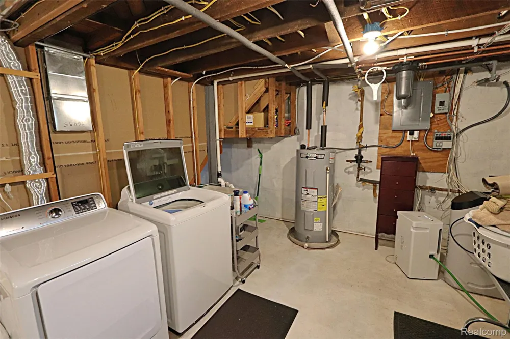 5018 E Grand River Road Webberville Village, MI 48892