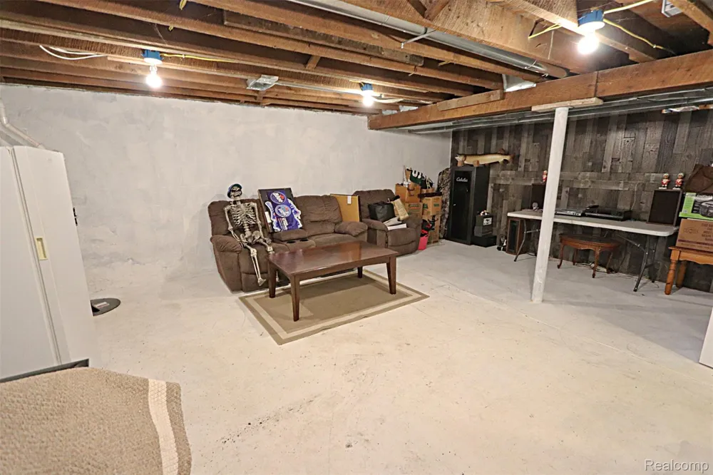 5018 E Grand River Road Webberville Village, MI 48892
