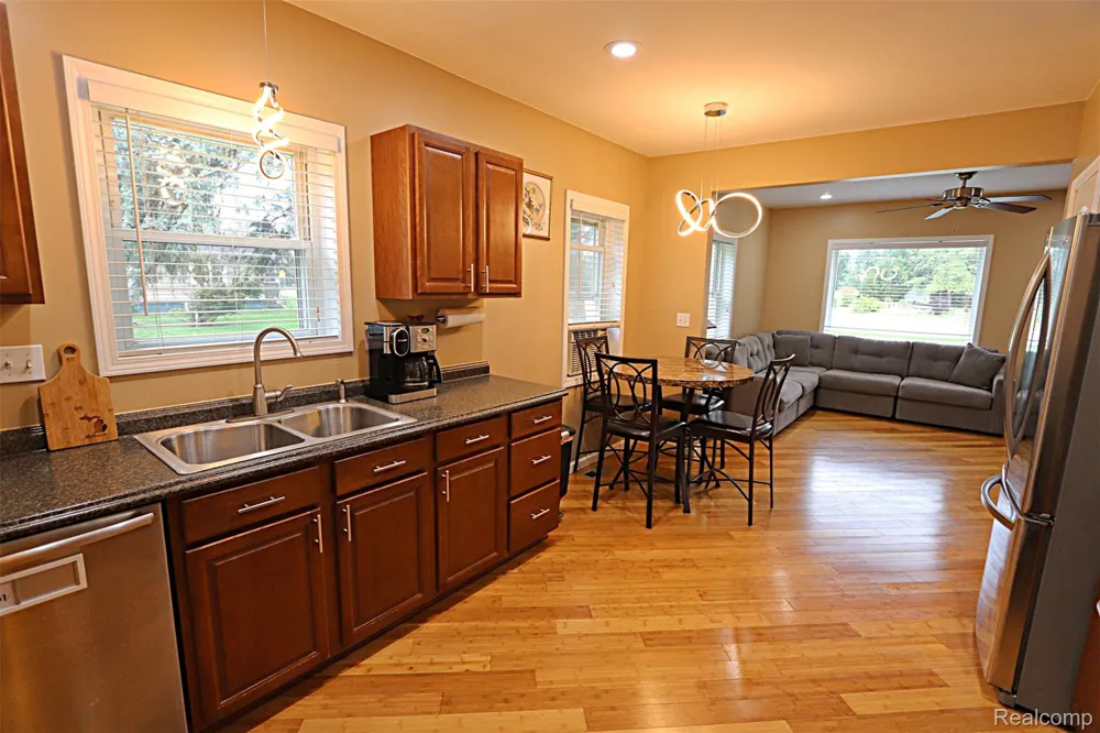 5018 E Grand River Road Webberville Village, MI 48892