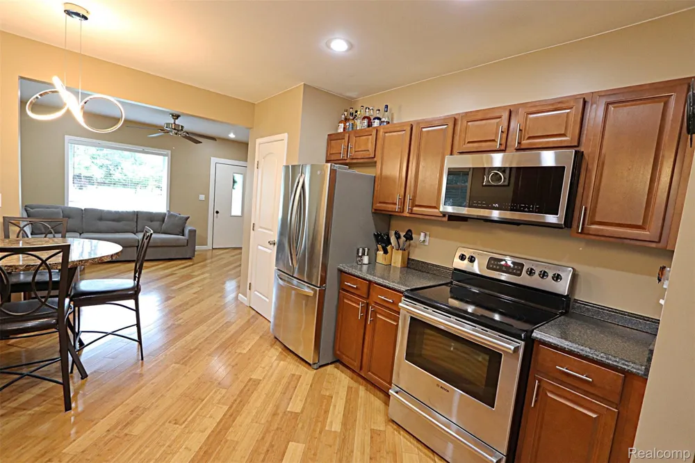 5018 E Grand River Road Webberville Village, MI 48892