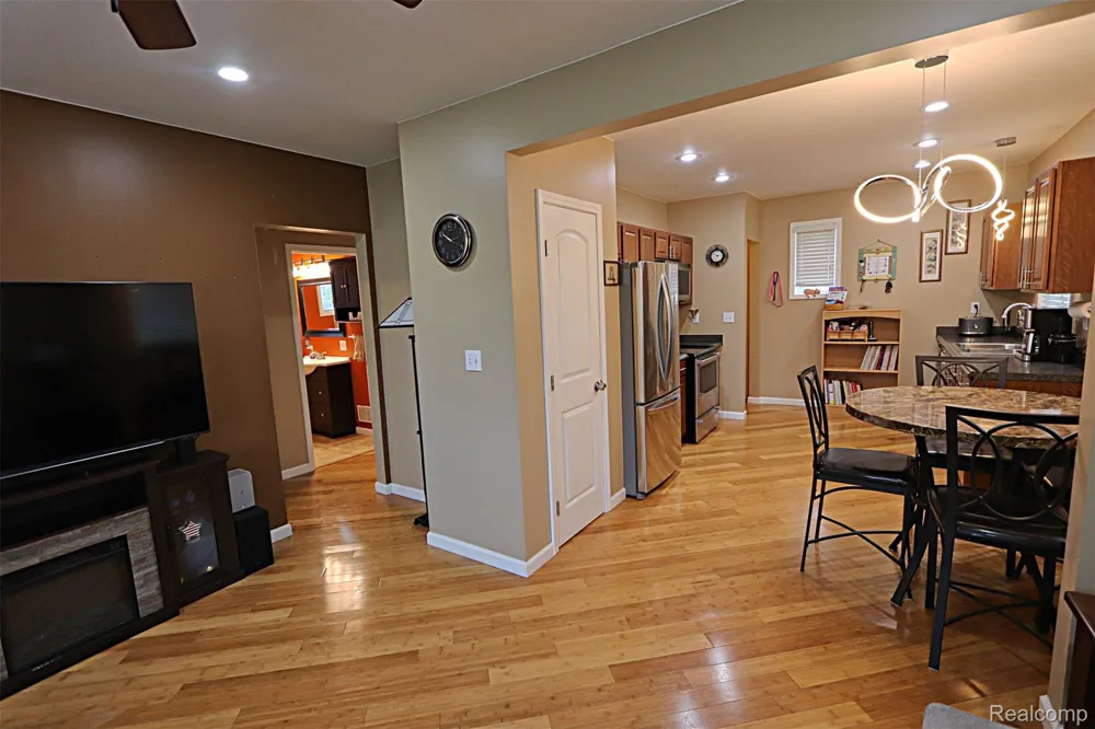 5018 E Grand River Road Webberville Village, MI 48892