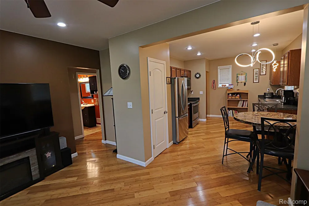 5018 E Grand River Road Webberville Village, MI 48892