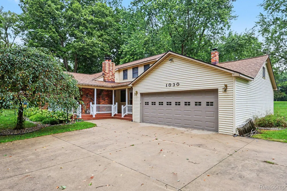 1030 W Livingston Road Highland Charter Township, MI 48357