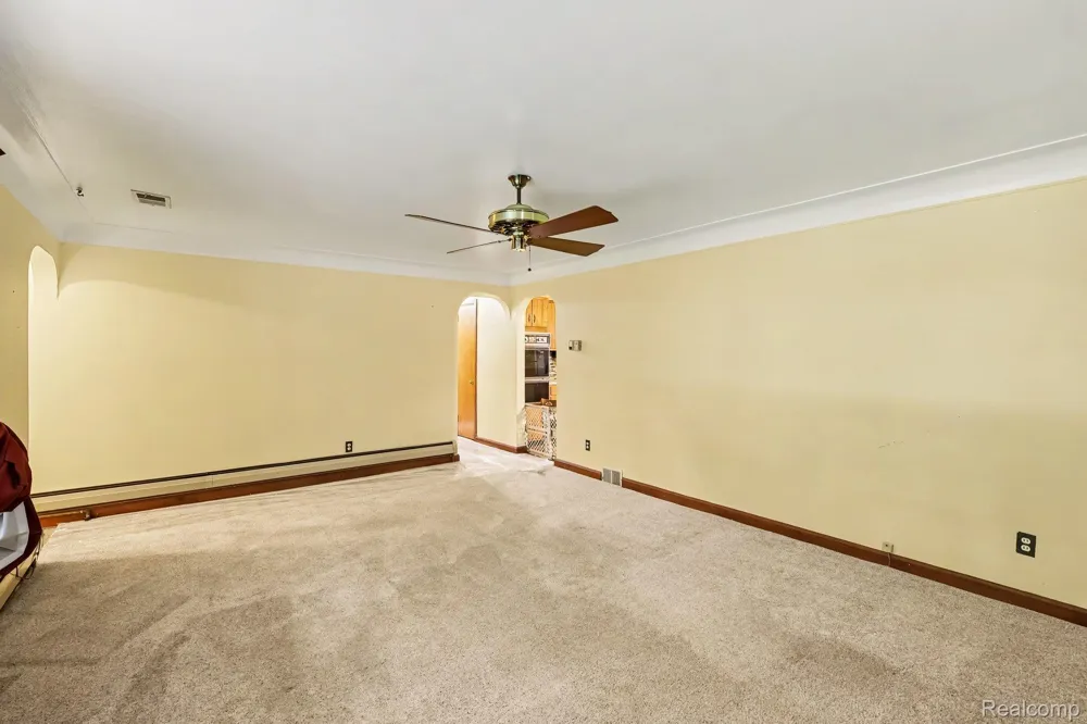 1030 W Livingston Road Highland Charter Township, MI 48357