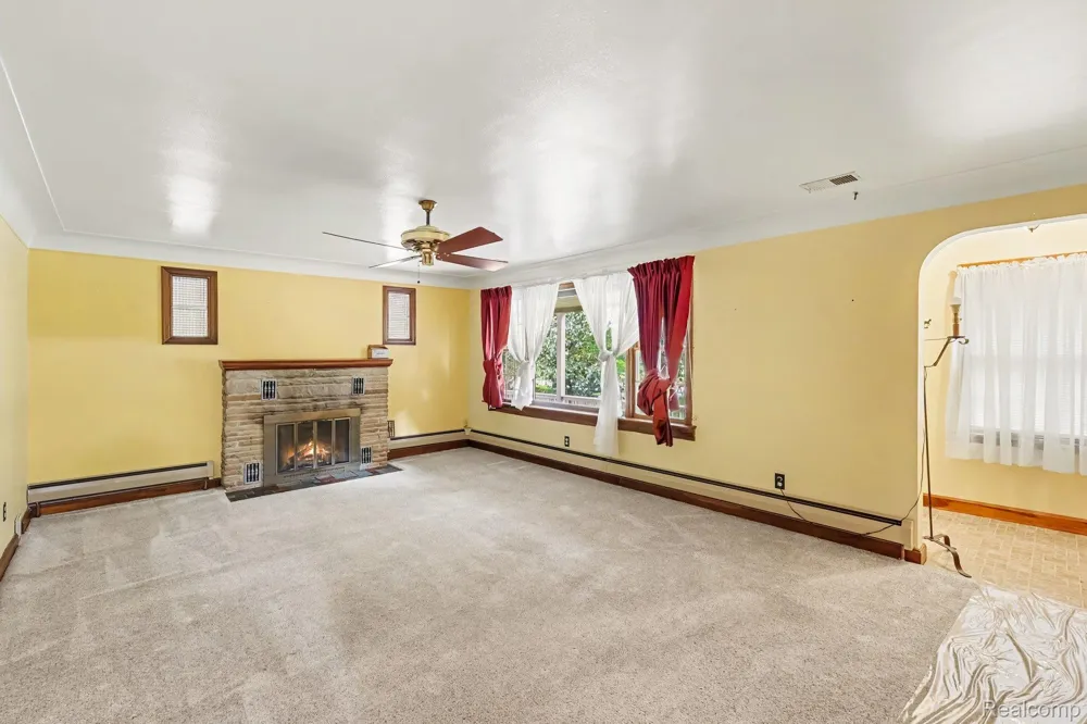 1030 W Livingston Road Highland Charter Township, MI 48357