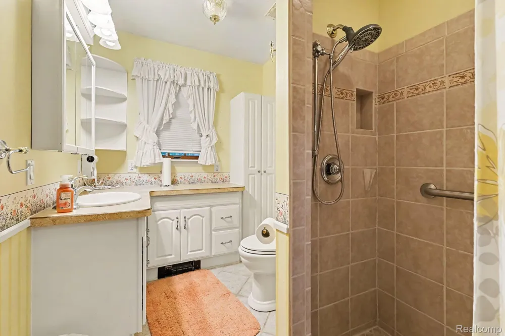 1030 W Livingston Road Highland Charter Township, MI 48357