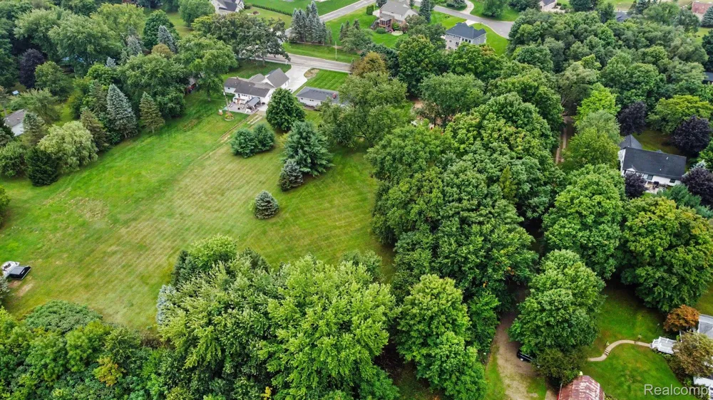 1030 W Livingston Road Highland Charter Township, MI 48357