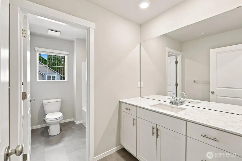 18419 7th Avenue W Bothell, WA 98012
