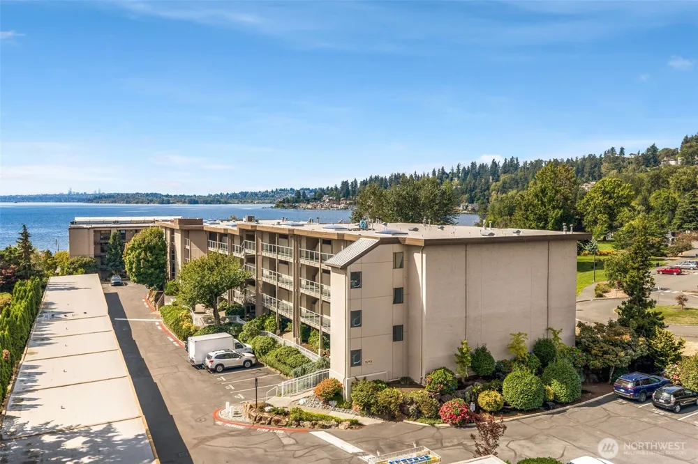 9715 NE Juanita Drive #B107 Kirkland, WA 98034