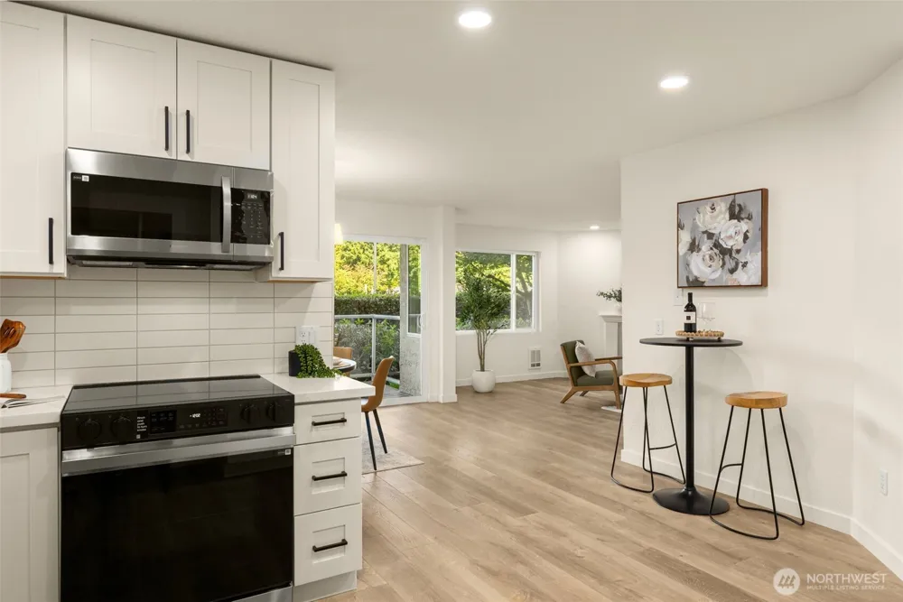 9715 NE Juanita Drive #B107 Kirkland, WA 98034