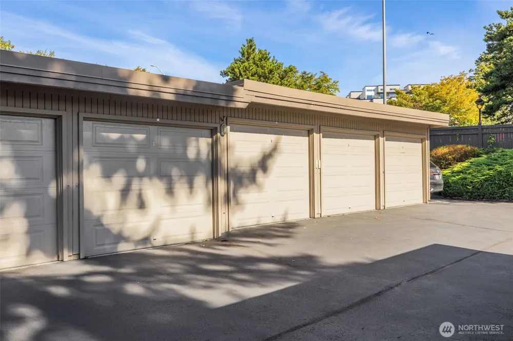 9715 NE Juanita Drive #B107 Kirkland, WA 98034