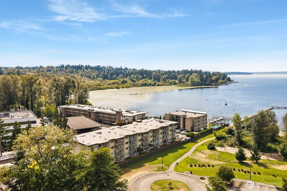 9715 NE Juanita Drive #B107 Kirkland, WA 98034