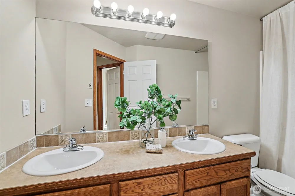 4011 160th Place SE Bothell, WA 98012