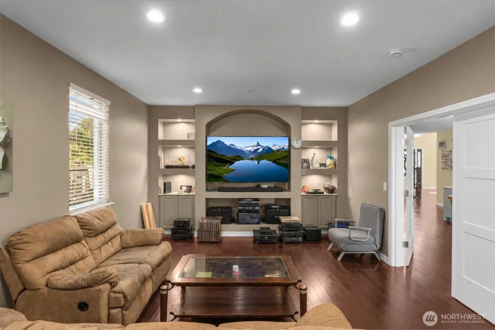 35101 27th Avenue S Federal Way, WA 98003