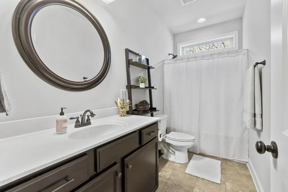 214 Whitman Aly Clarksville, TN 37043