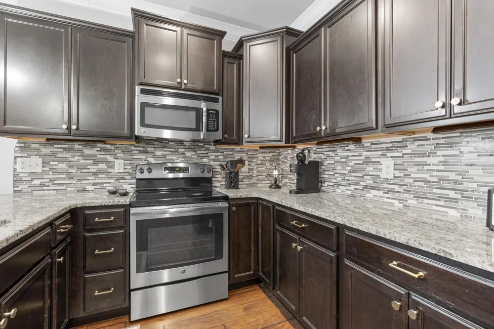 214 Whitman Aly Clarksville, TN 37043