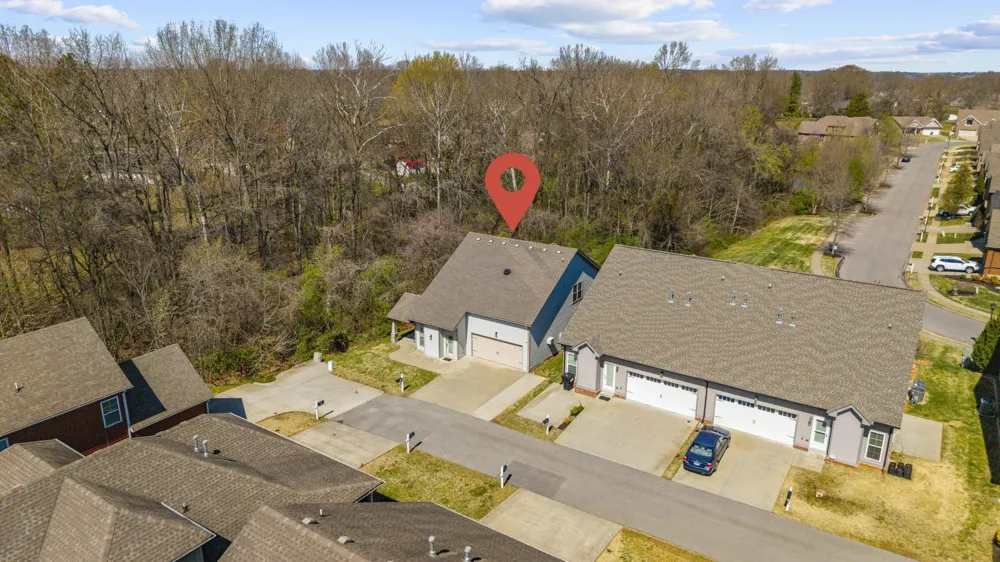 214 Whitman Aly Clarksville, TN 37043