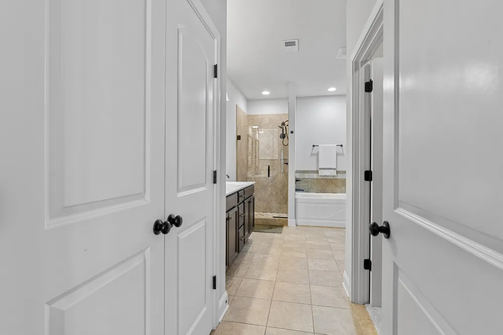 214 Whitman Aly Clarksville, TN 37043