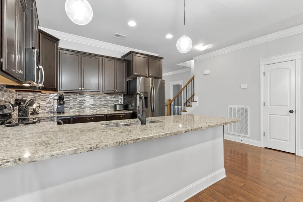 214 Whitman Aly Clarksville, TN 37043