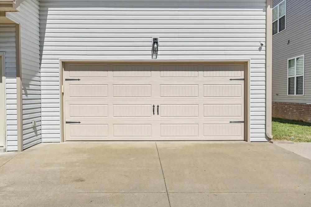214 Whitman Aly Clarksville, TN 37043