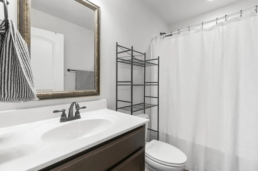 214 Whitman Aly Clarksville, TN 37043