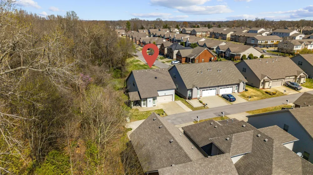 214 Whitman Aly Clarksville, TN 37043