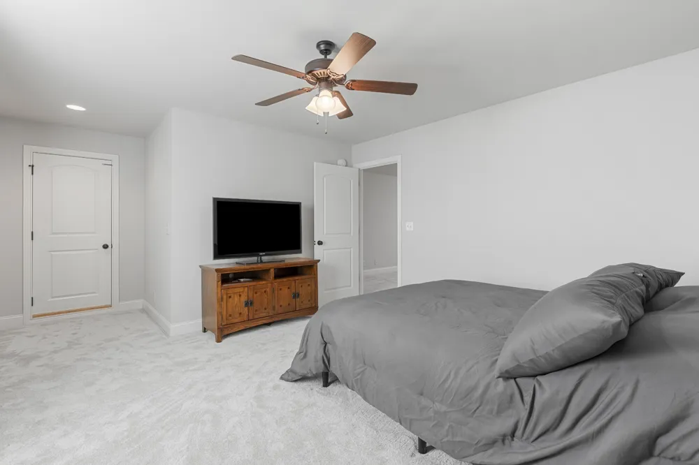 214 Whitman Aly Clarksville, TN 37043