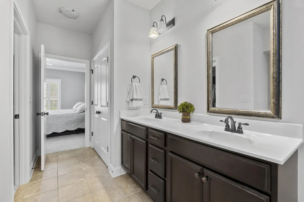 214 Whitman Aly Clarksville, TN 37043