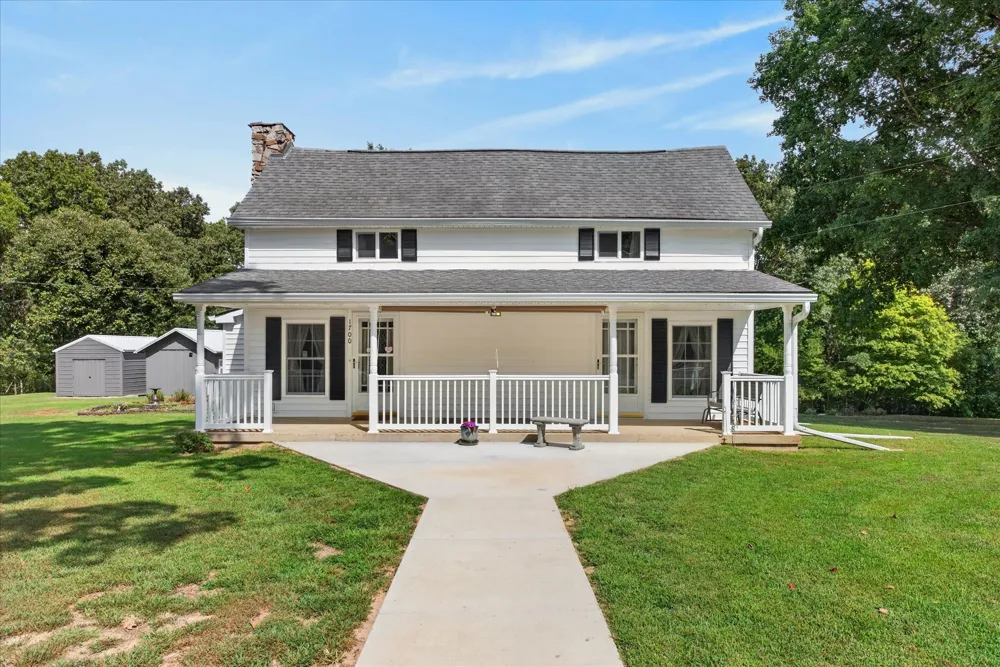 1700 Parchman Rd Clarksville, TN 37040