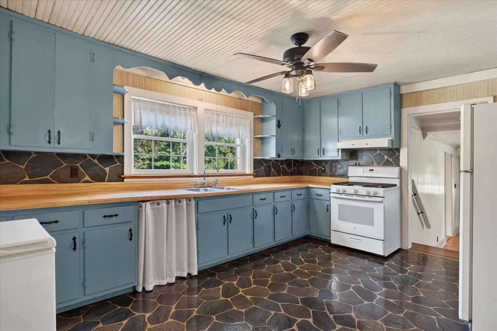 1700 Parchman Rd Clarksville, TN 37040