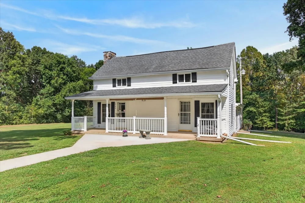 1700 Parchman Rd Clarksville, TN 37040
