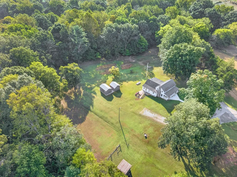 1700 Parchman Rd Clarksville, TN 37040