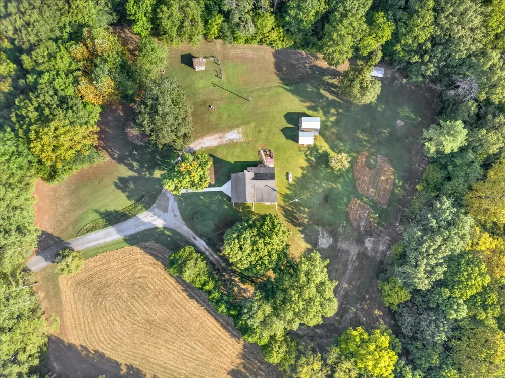 1700 Parchman Rd Clarksville, TN 37040