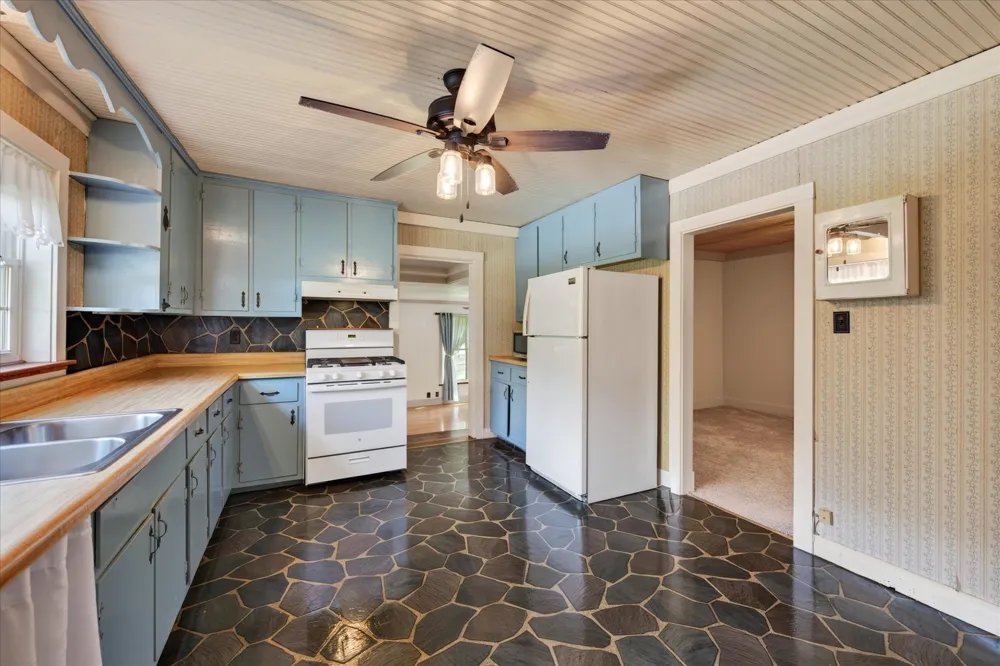 1700 Parchman Rd Clarksville, TN 37040