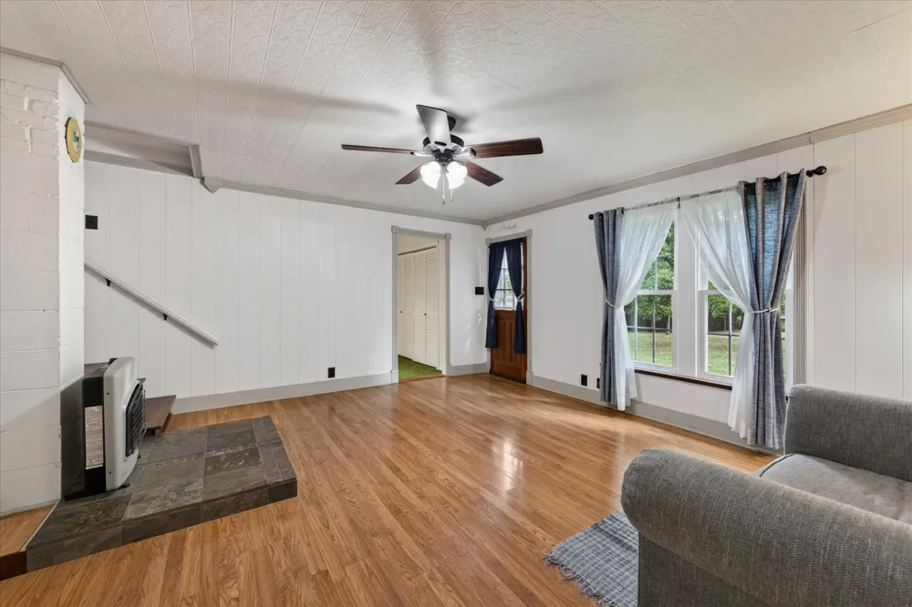 1700 Parchman Rd Clarksville, TN 37040