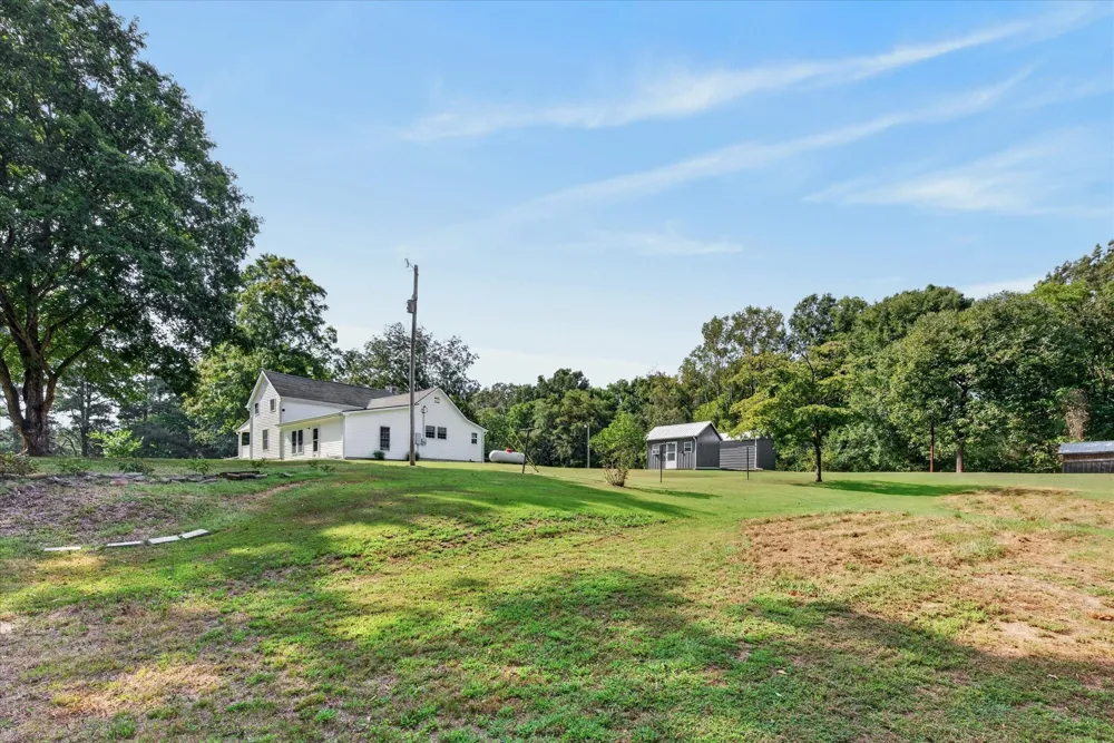 1700 Parchman Rd Clarksville, TN 37040
