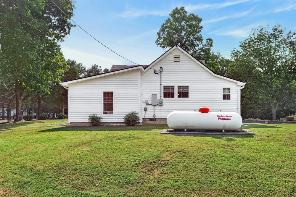 1700 Parchman Rd Clarksville, TN 37040