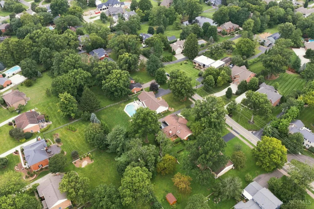 9871 Zig Zag Road Montgomery, OH 45242