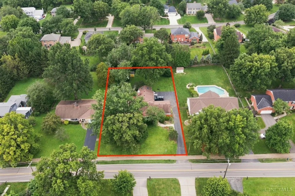 9871 Zig Zag Road Montgomery, OH 45242